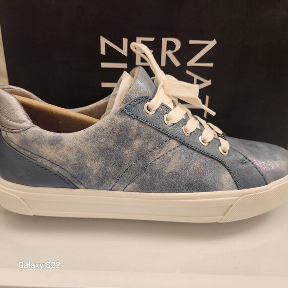 Naturalizer ‘Astara storm blue’ pearlized low top sneakers. Size 9 Wide. NIB. - Picture 1 of 11
